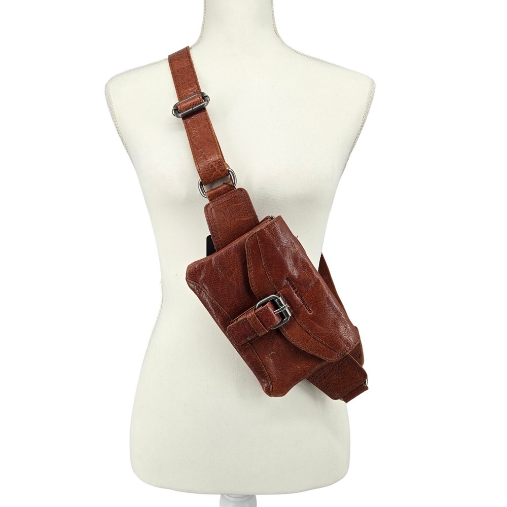Spikes & Sparrow NWT Brandy Genuine Leather Sling Bag Crossbody Waist Pack Boho